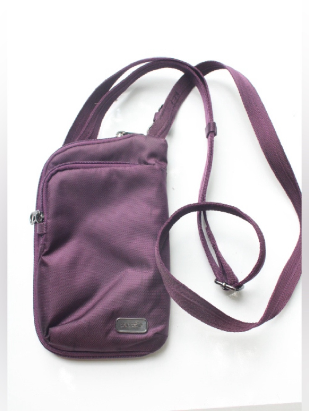 Pacsafe Daysafe Tech Crossbody bag